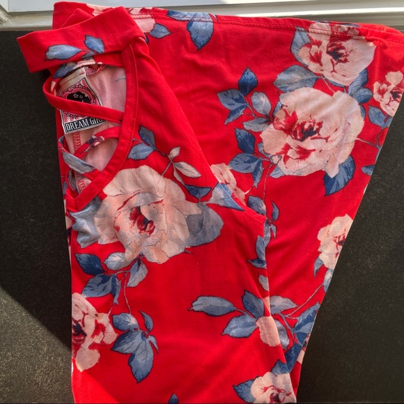 Floral Red Dress with Criss-cross Front V-neck - Picture 9 of 9